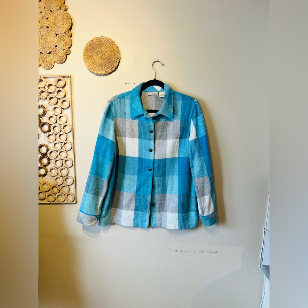 Carol reed size 8 blue button down shirt…
